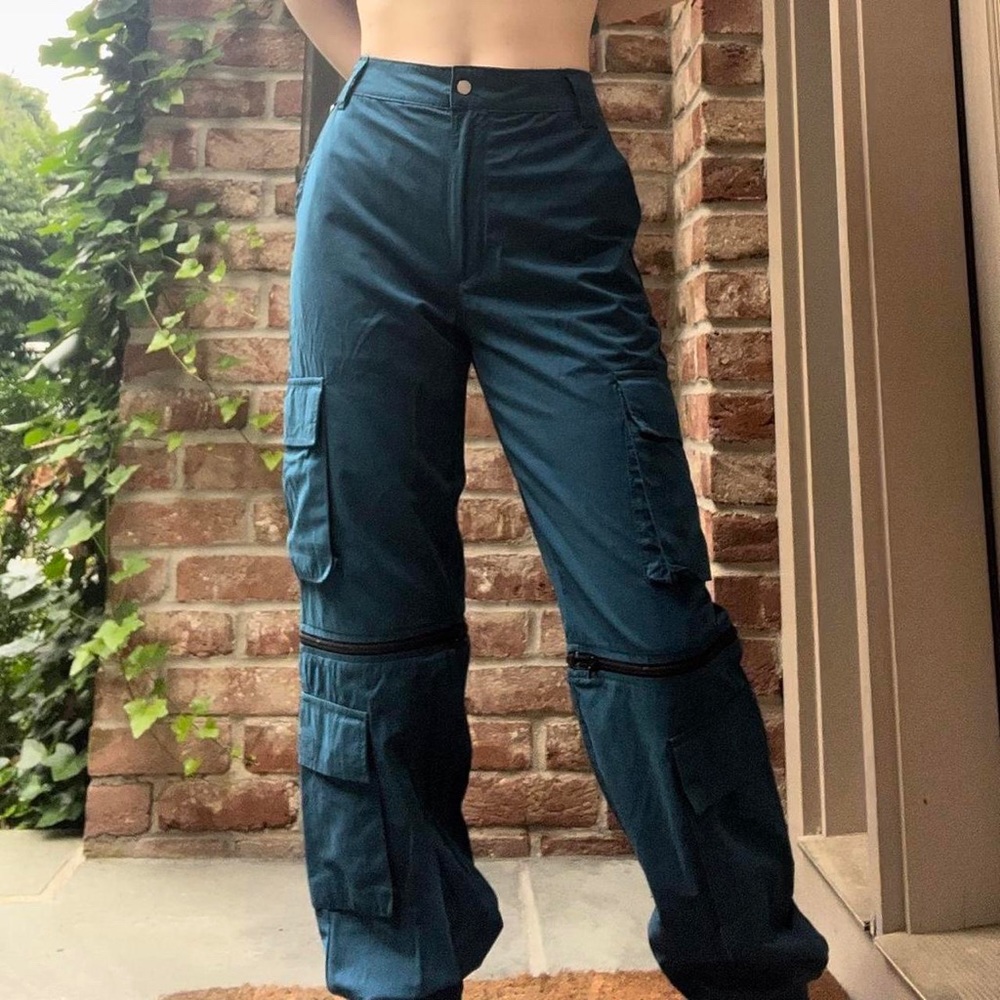 Absolutely adorable urban outfitters cargo pants/shorts